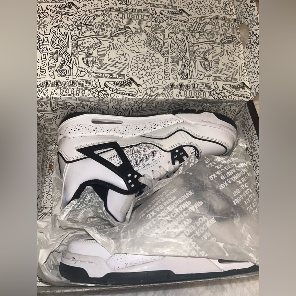 Jordan 4